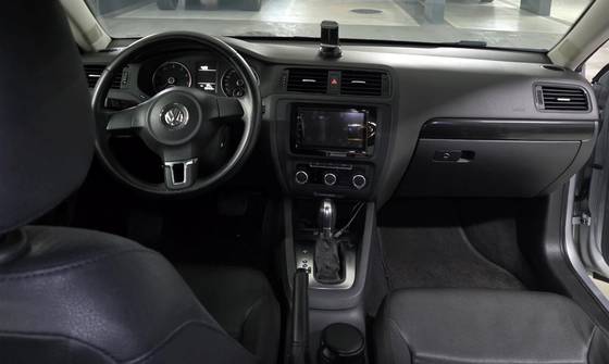 VOLKSWAGEN JETTA 2.0 COMFORTLINE FLEX 4P TIPTRONIC VOLKSWAGEN JETTA 2.0 COMFORTLINE FLEX 4P TIPTRONIC